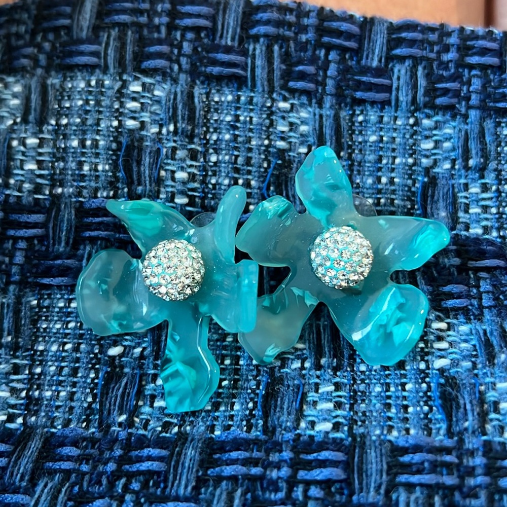 Lele sadoughi blue earrings never worn